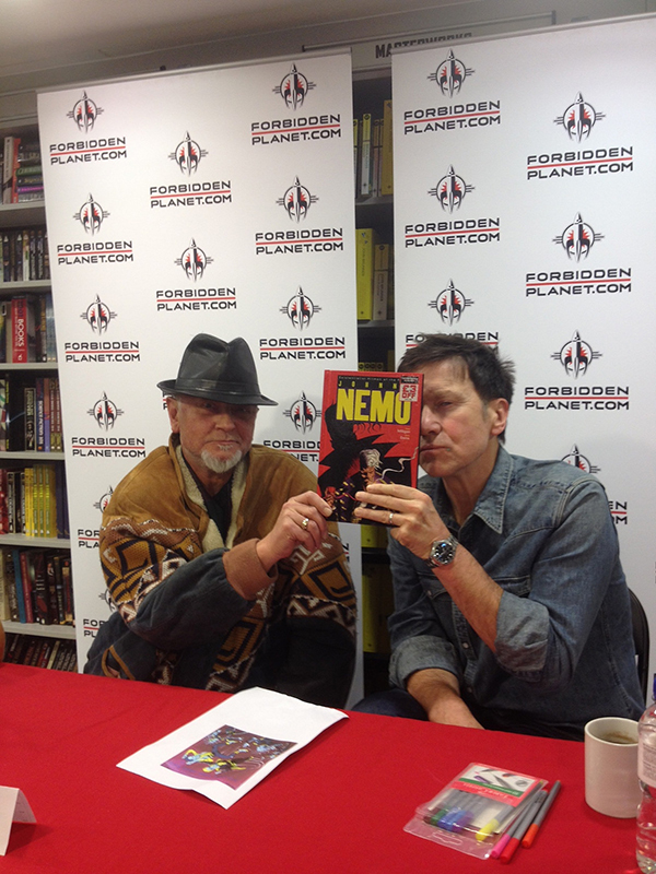 Brett Ewins (izquierda) y Peter Milligan (derecha)