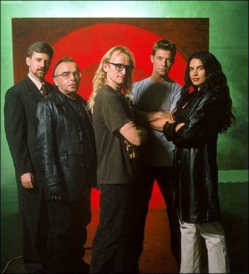 El cast de la serie The Lone Gunmen